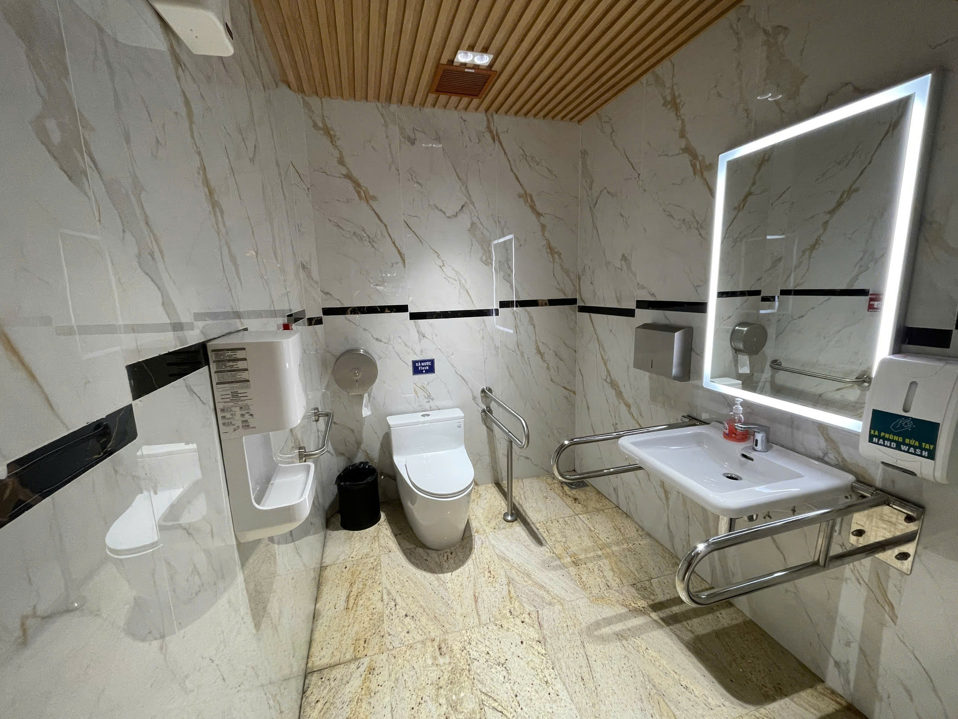 Ảnh Accessible Restrooms